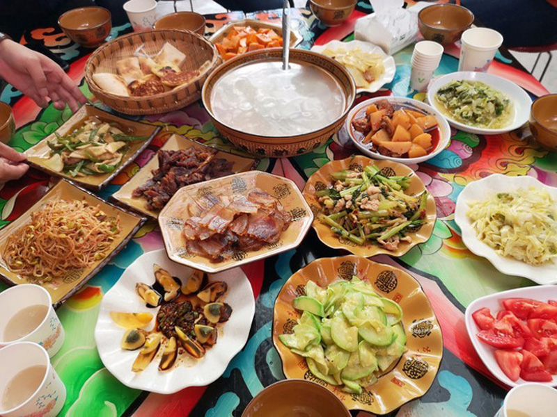 亚丁付美食.jpg