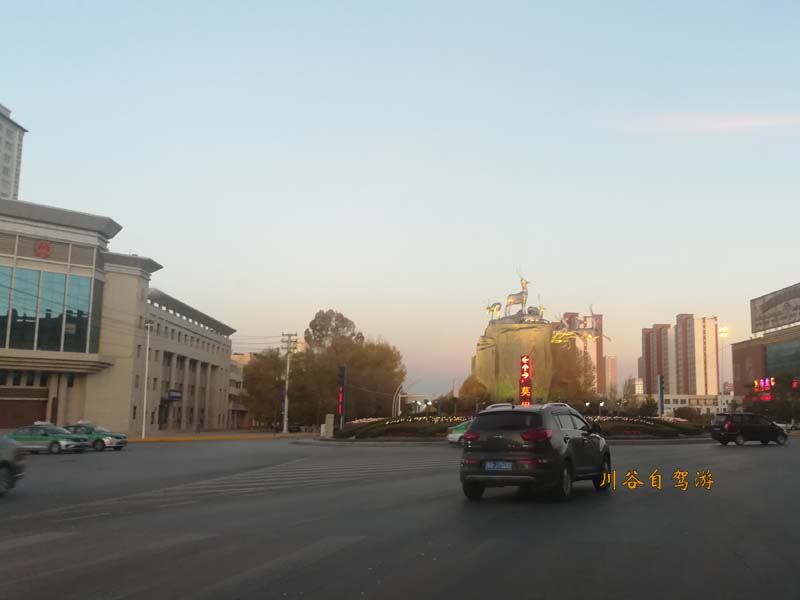 6-42青藏线上-格尔木市.jpg
