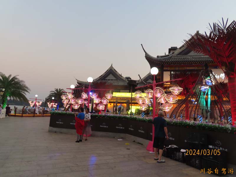 20风情饮食街.JPG 20风情饮食街.JPG