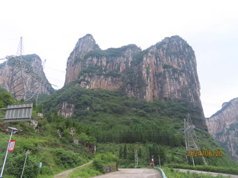 04独山十里绝壁画廊.JPG