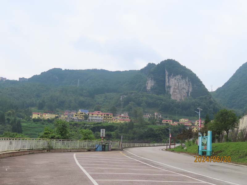 10独山十里绝壁画廊.JPG