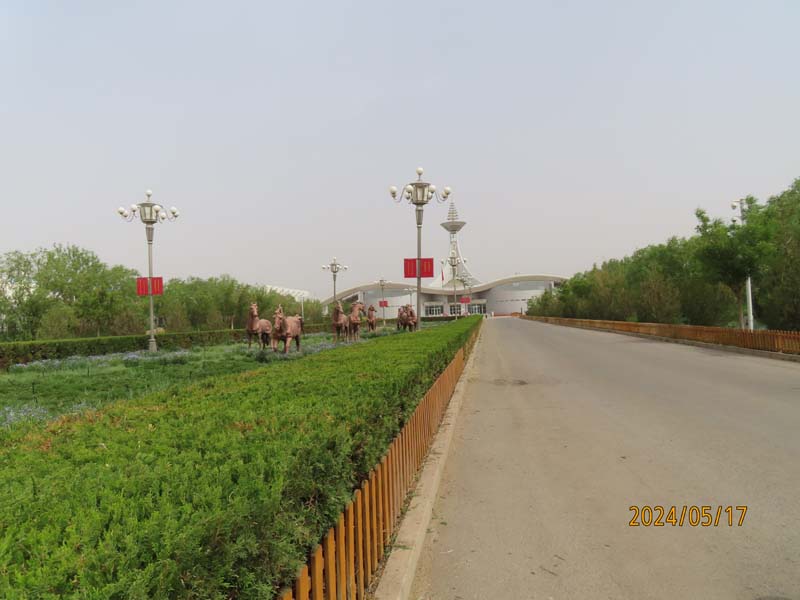 07策克口岸.JPG