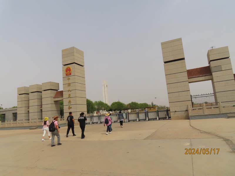 10策克口岸.JPG
