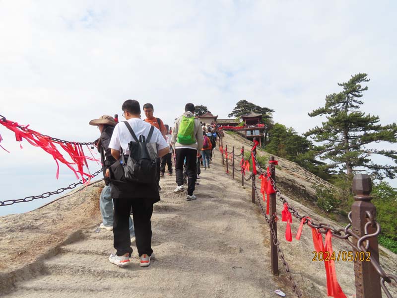 11华山西峰.JPG