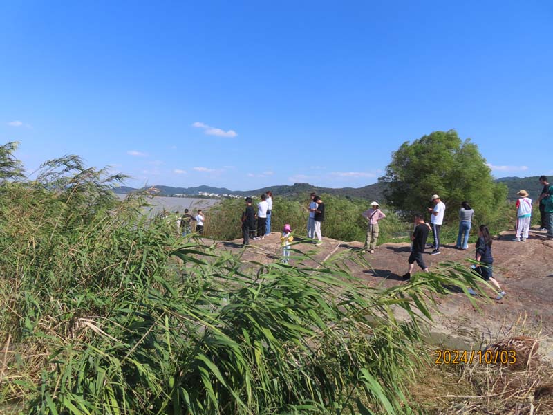 05 西山岛静山湖畔.JPG