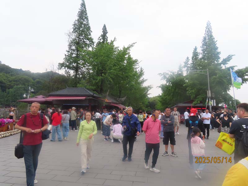 10都江堰景区.JPG