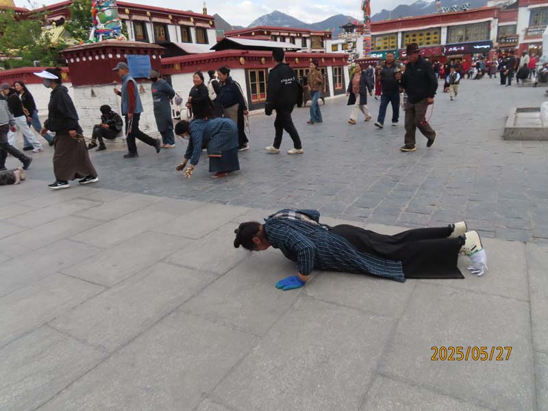 08大昭寺广场.JPG 08大昭寺广场.JPG