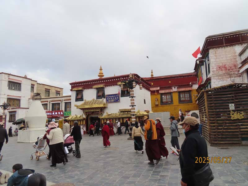 12大昭寺广场.JPG 12大昭寺广场.JPG