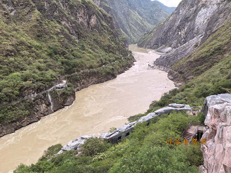 19虎跳峡.jpg
