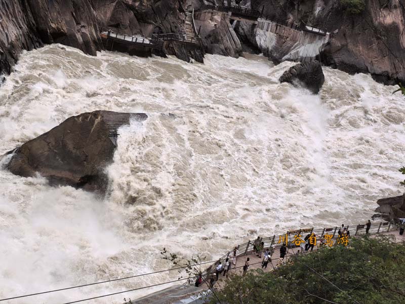 22虎跳峡.jpg